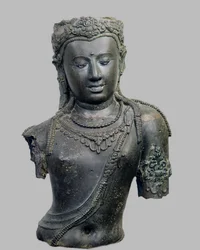Lebensgroßes Bild von Bodhisattva Padmapani, aus Chaiya, Thailand, 775 n. Chr.